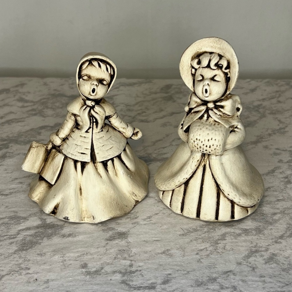 Vintage Holland Mold Christmas Carolers Sining 1969 Set of 2